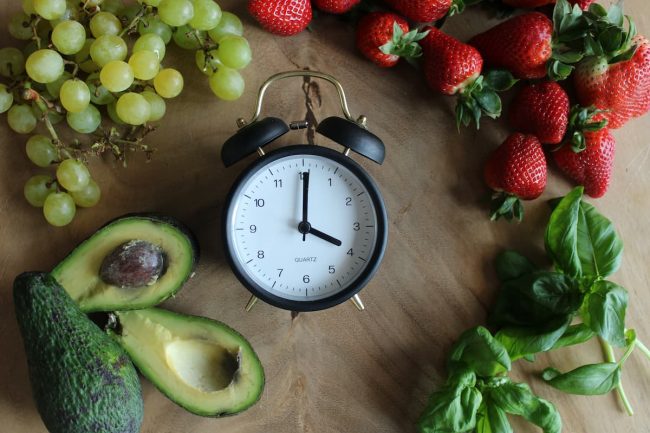 shutterstock_2134213269 (1) repas soir chrono nutrition